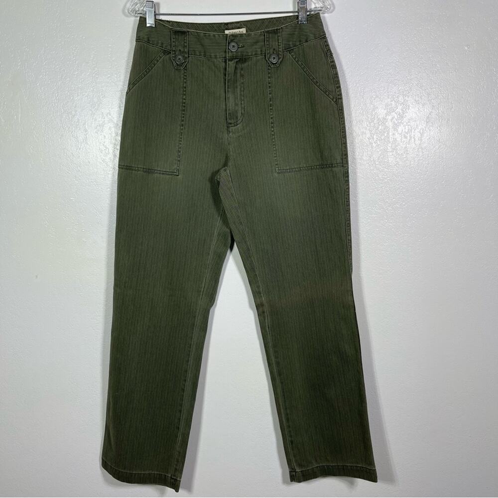 St. John's Bay, Green Y2K Jeans. Size 8. In excellent condition!